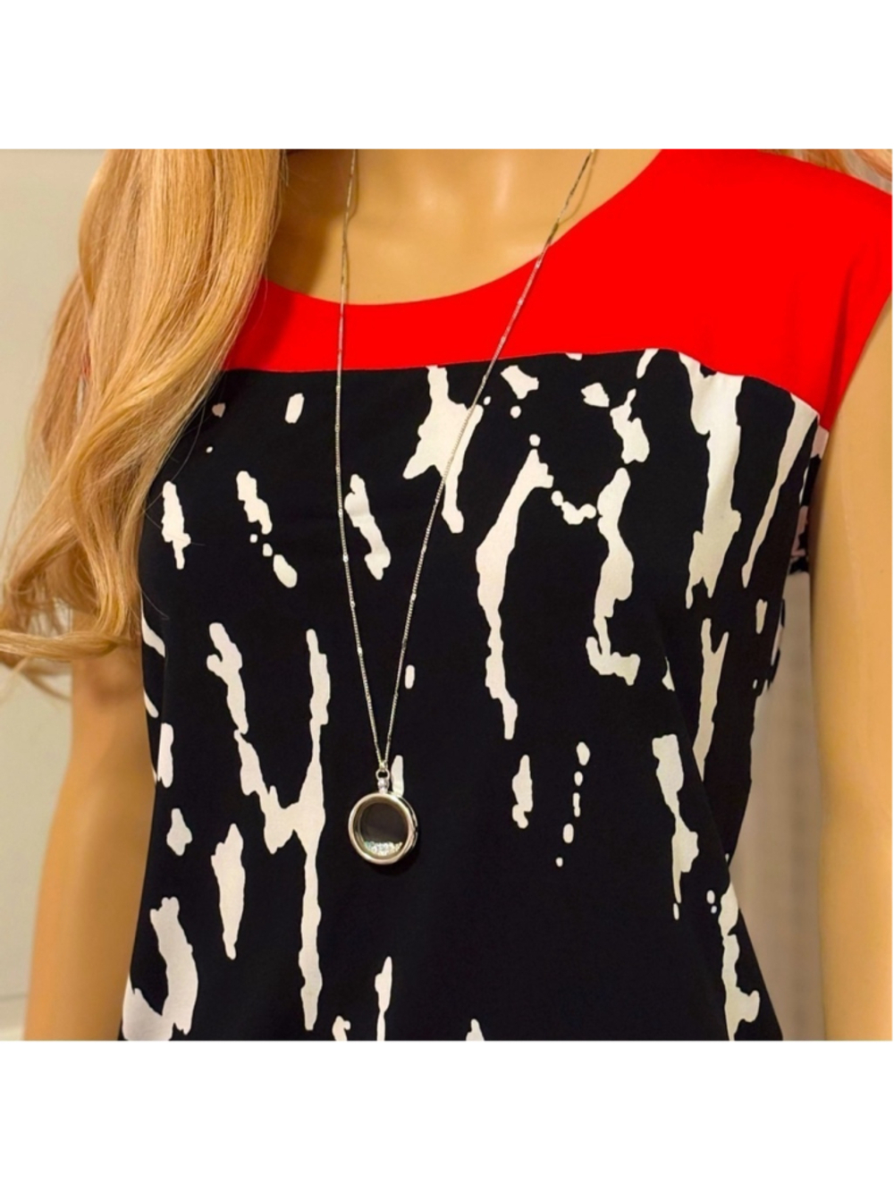 Calvin Klein Top Beautiful Bright Red White Black Large New out the Tags